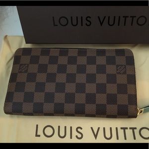 SOLD BNIB Louis Vuitton Damier Zippy Wallet
